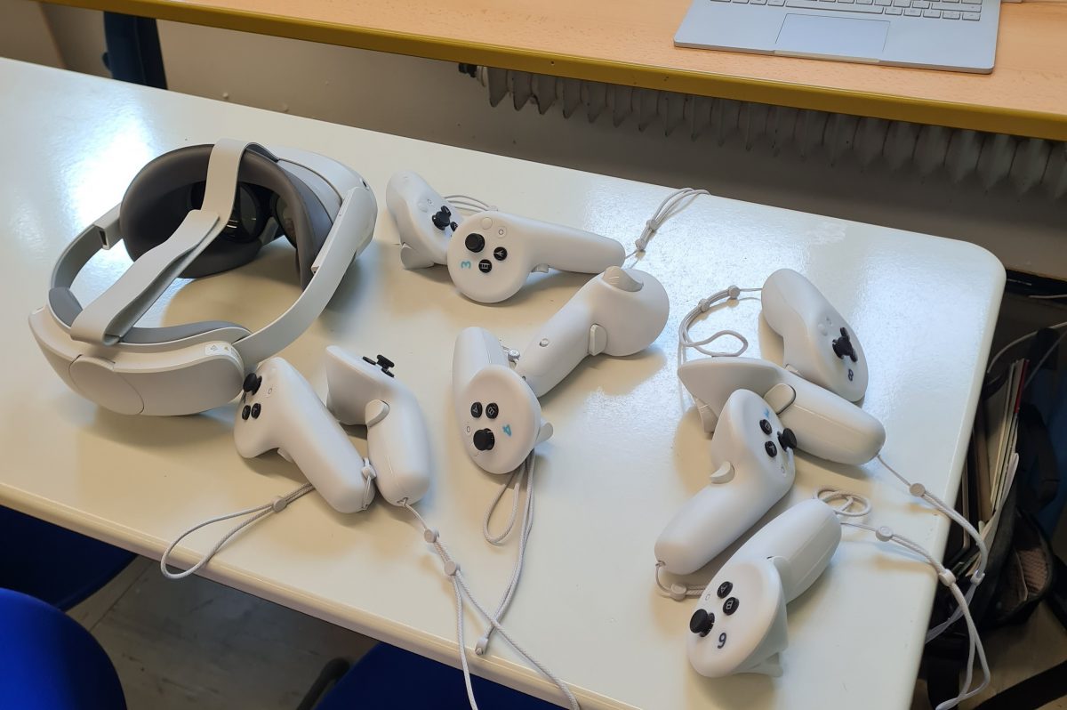 Controller und Brille für VR