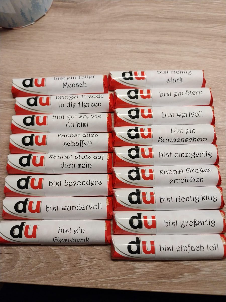 Duplo Schokolade mit Sprüchen verziert